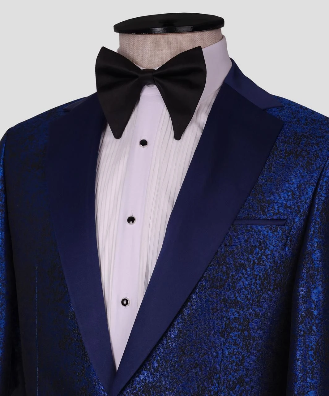 Single Breasted Two-Piece Tuxedo (White Classic) — view 5